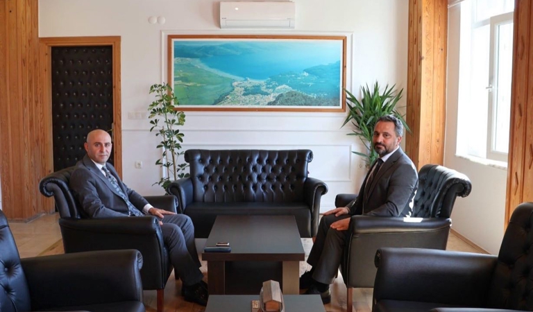 İl Müdürümüz Mahmut SELÇUK, Ula Kaymakamı Murat EKİNCİ’yi makamında ziyaret etti.