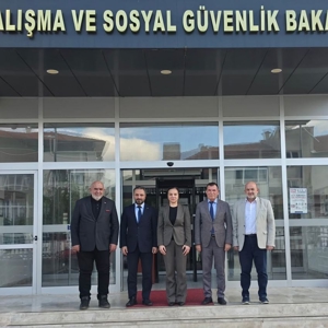 İl Müdürümüz Mahmut SELÇUK ve Türk Kızılayı Muğla Şube Başkanı Şadi PİRCİ, Muğla Çalışma ve İş Kurumu (İŞKUR) İl Müdürü Zahide ALTINOKU’yu makamında ziyaret etti. - fotoğraf 1