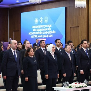 Bakanımız Göktaş "Hukuki Süreçlerde Aile Danışmanlığı Hizmetlerinin Etkinliğinin Artırılması Çalıştayı"nda konuştu - fotoğraf 5