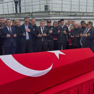 Kıbrıs Gazimiz Cemil Aydın Askeri Törenle Son Yolculuğuna Uğurlandı - fotoğraf 1