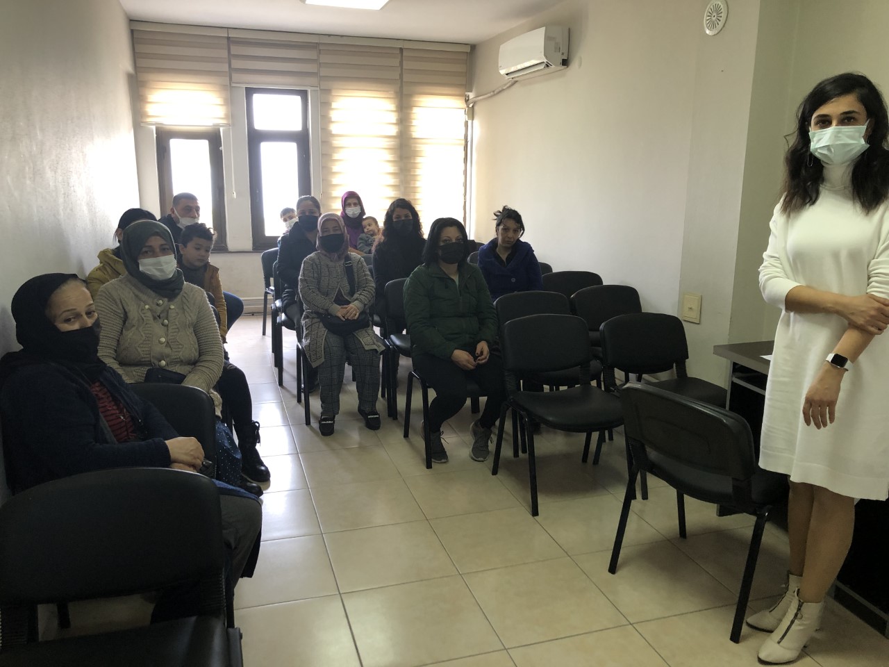 İskenderun Sosyal Hizmet Merkezi Müdürlüğü tarafından "Aile Danışmanlığı, Şiddetle Mücadele İrtibat Noktasının Tanıtımı" eğitimi verildi.