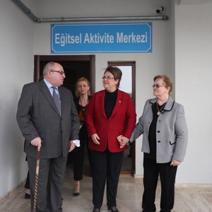 Derya YANIK, Minister of Family and Social Services, Opened Educational Activity Centre in Sakarya - fotoğraf 1