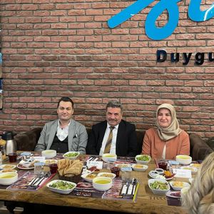"Yetimler ümmetin Hacer'ül Esved taşıdır. Onların yüreğine dokunun." - fotoğraf 3