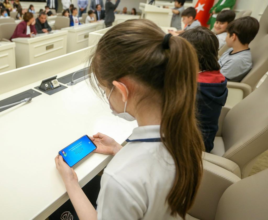 Bakanımız Derya Yanık: “Çocuklarımız istedi biz yaptık, Dijital Okuryazarlık Ehliyeti Projesi uyguluyoruz”