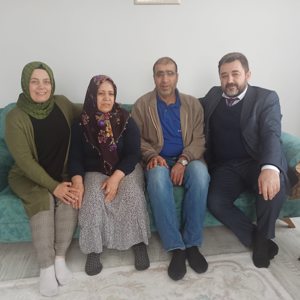 Müdürlüğümüzden hizmet alan annelerimiz ziyaret edilerek anneler günü kutlandı. - fotoğraf 1