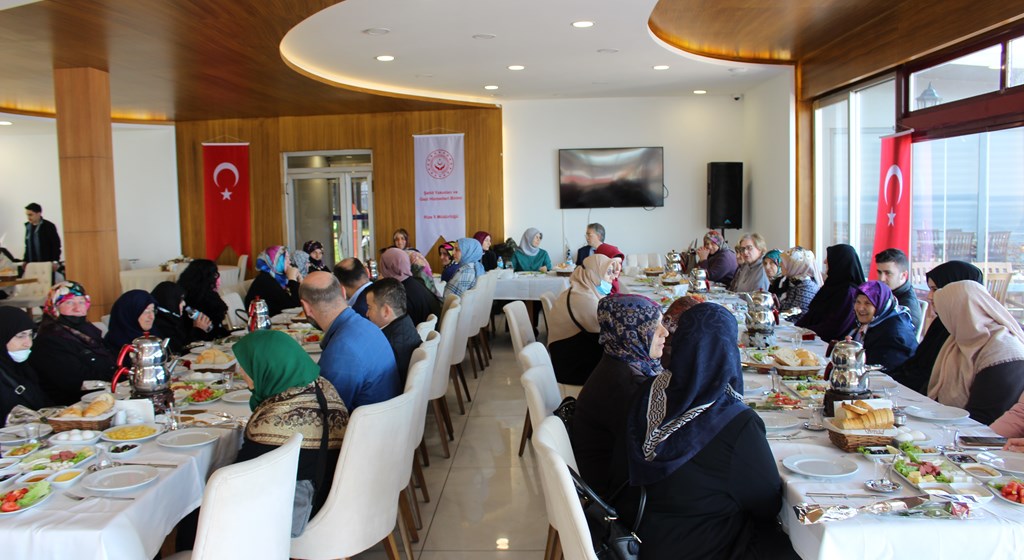 Şehit Anneleri Kahvaltıda Buluştu