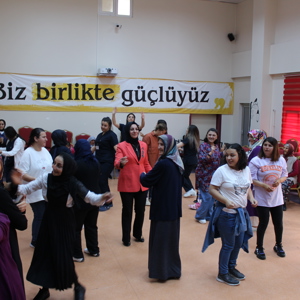 10-16 Mayıs Engelliler Haftası ve Anneler Gününe Özel Program Düzenlendi - fotoğraf 15
