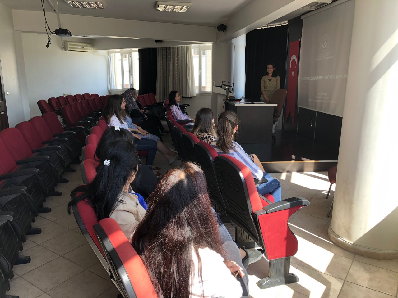 Şiddet Önleme ve İzleme Merkezi Müdürlüğü Personeline “Mahremiyet ve Gizlilik” konulu seminer verildi.