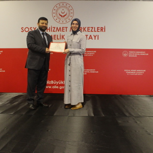 AİLE VE TOPLUM HİZMETLERİ GENEL MÜDÜRLÜĞÜ TARAFINDAN SOSYAL HİZMET MERKEZLERİ YÖNETMELİK ÇALIŞTAYI  GERÇEKLEŞTİRİLDİ - fotoğraf 10