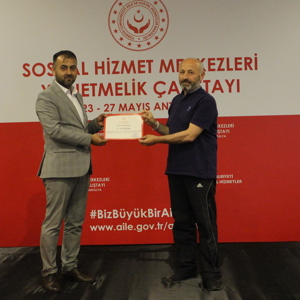 AİLE VE TOPLUM HİZMETLERİ GENEL MÜDÜRLÜĞÜ TARAFINDAN SOSYAL HİZMET MERKEZLERİ YÖNETMELİK ÇALIŞTAYI  GERÇEKLEŞTİRİLDİ - fotoğraf 13