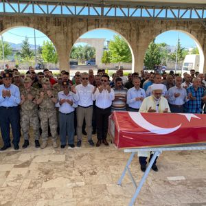 Kıbrıs Gazimiz Abdullah TAŞTAŞ'ı Son Yolculuğuna Uğurladık - fotoğraf 1