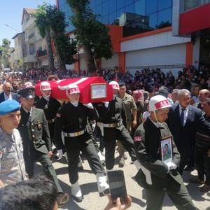 Kahraman Mehmetçiğimiz P. Söz. Er Fuat ÖZER'i Son Yolculuğuna Uğurladık - fotoğraf 2