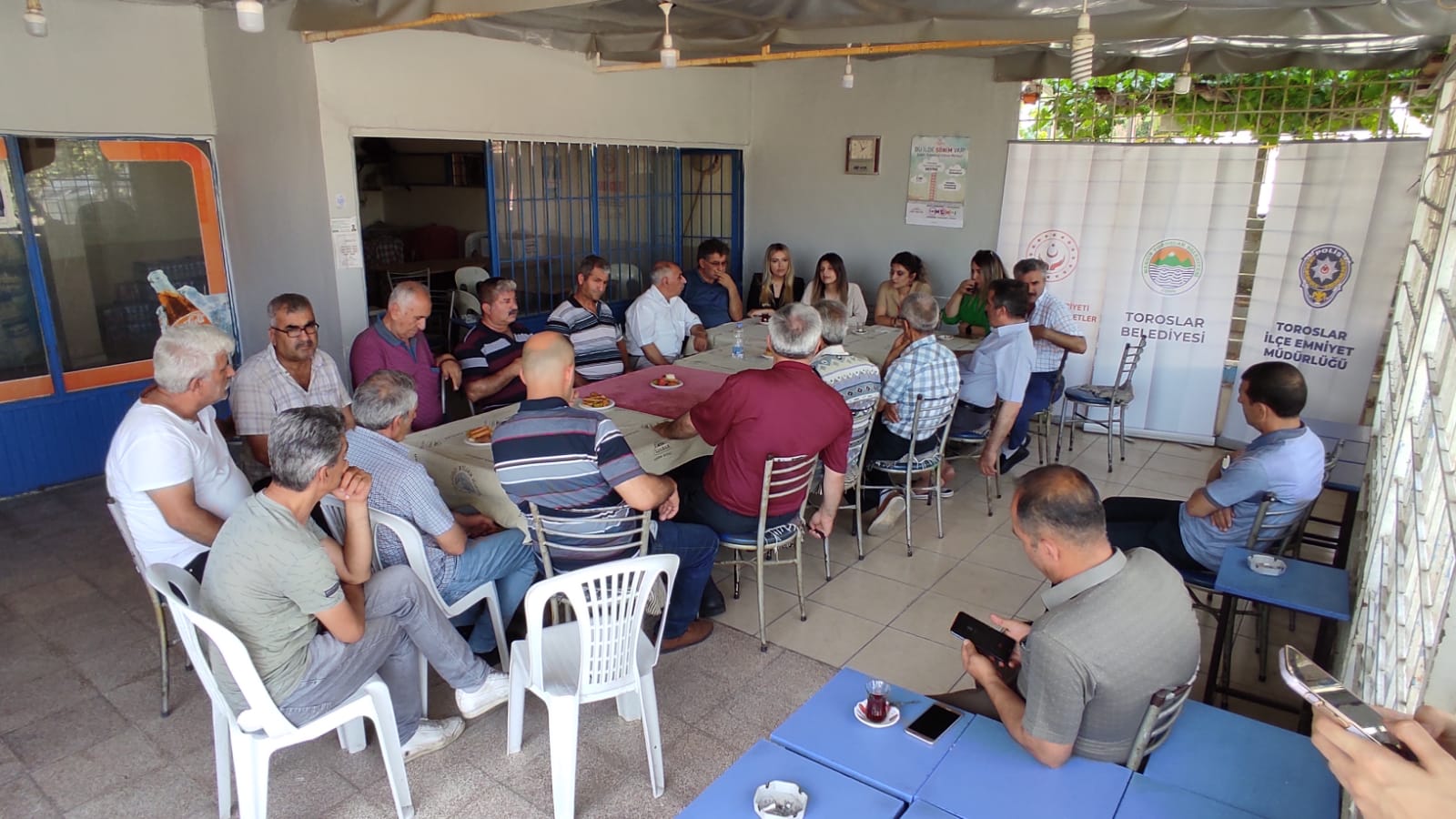 Toroslar SHM Koordinasyonunda, İlçe Emniyet Müdürlüğü ve Toroslar Belediyesi'nin İşbirliği ile Toroslar İlçesi Muhtarlarımıza, "Kadına Yönelik Şiddetle Mücadele" Konulu Eğitim Verildi.