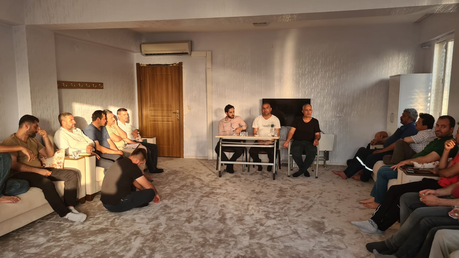 İskenderun Cemil ve Nezahat Güler Yatılı Hafızlık Kursu velilerine yönelik ‘’Kadına Yönelik Şiddetle Mücadele’’ konulu seminer verildi.