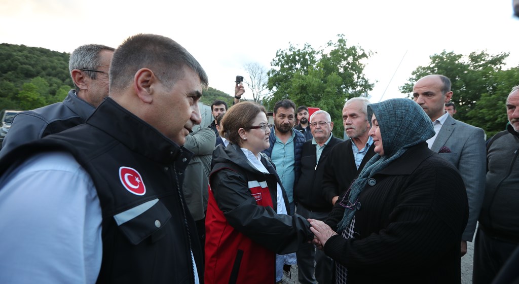 Bakanımız Derya Yanık Sel Felaketinden Etkilenen Karabük’te İncelemelerde Bulundu