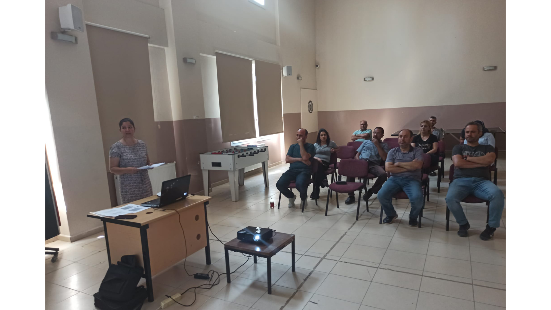 Çocuk Evleri Sitesi Müdürlüğünde görev yapan personellere “İntihara Meyilli Bireylere Yaklaşım ve Müdahale” konulu seminer verildi.