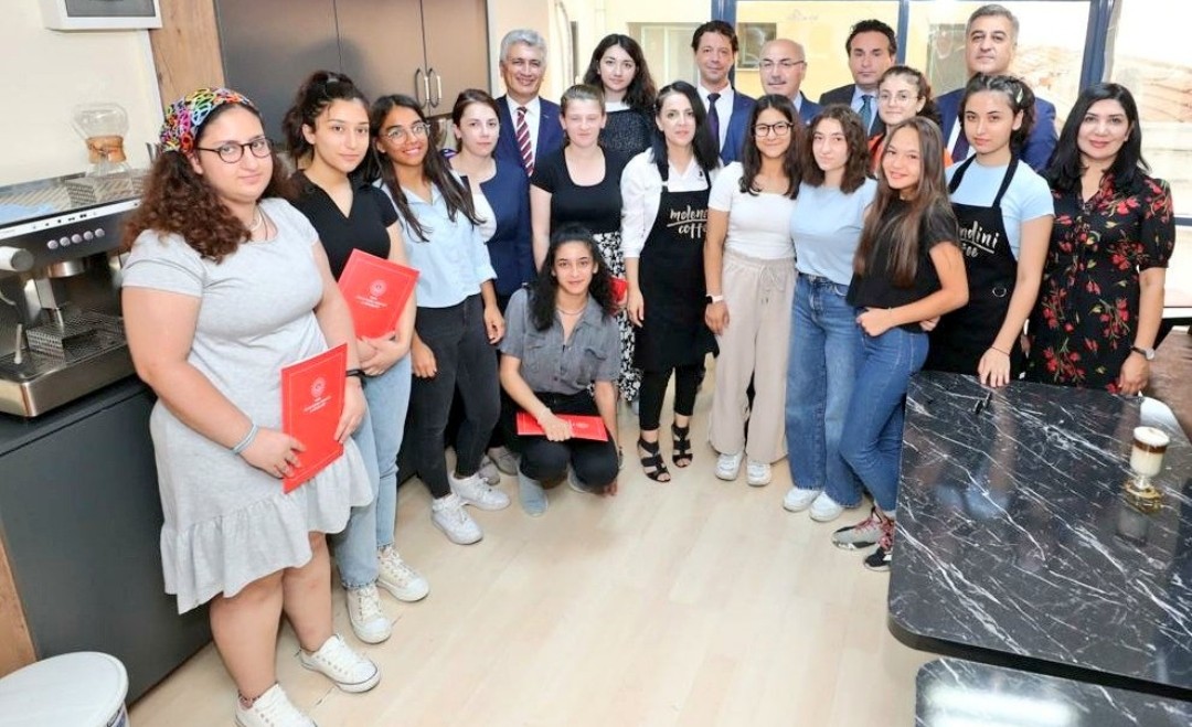 Gençlerimizin Katılımıyla Düzenlemiş Olduğumuz "Barista Meslek Kursu" Sonrası Sertifika Töreni