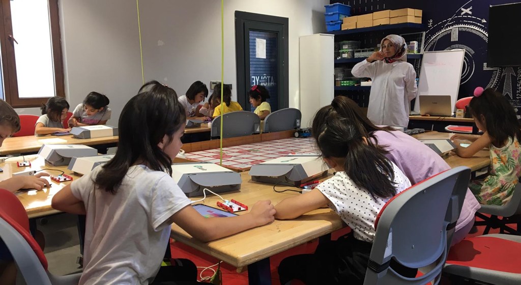 Devlet Korumasındaki Çocuklar Bilim İnsanı Olma Yolunda