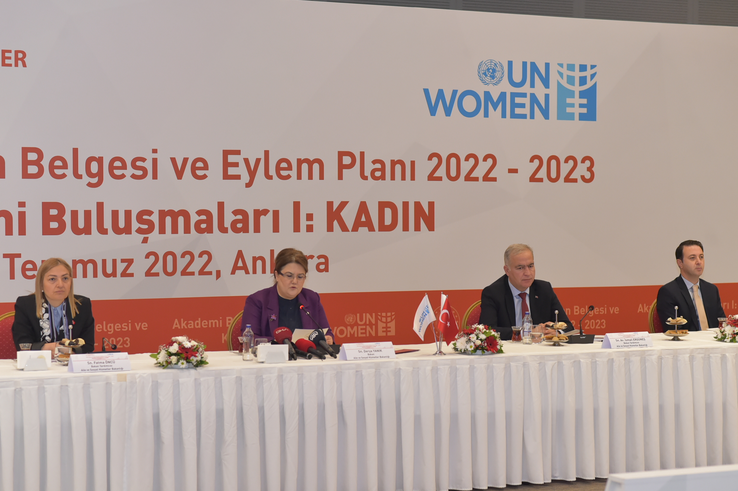 Bakanımız Derya Yanık, Kadın Temasıyla Birincisi Gerçekleştirilen Akademi Buluşmaları Toplantısına Başkanlık Etti