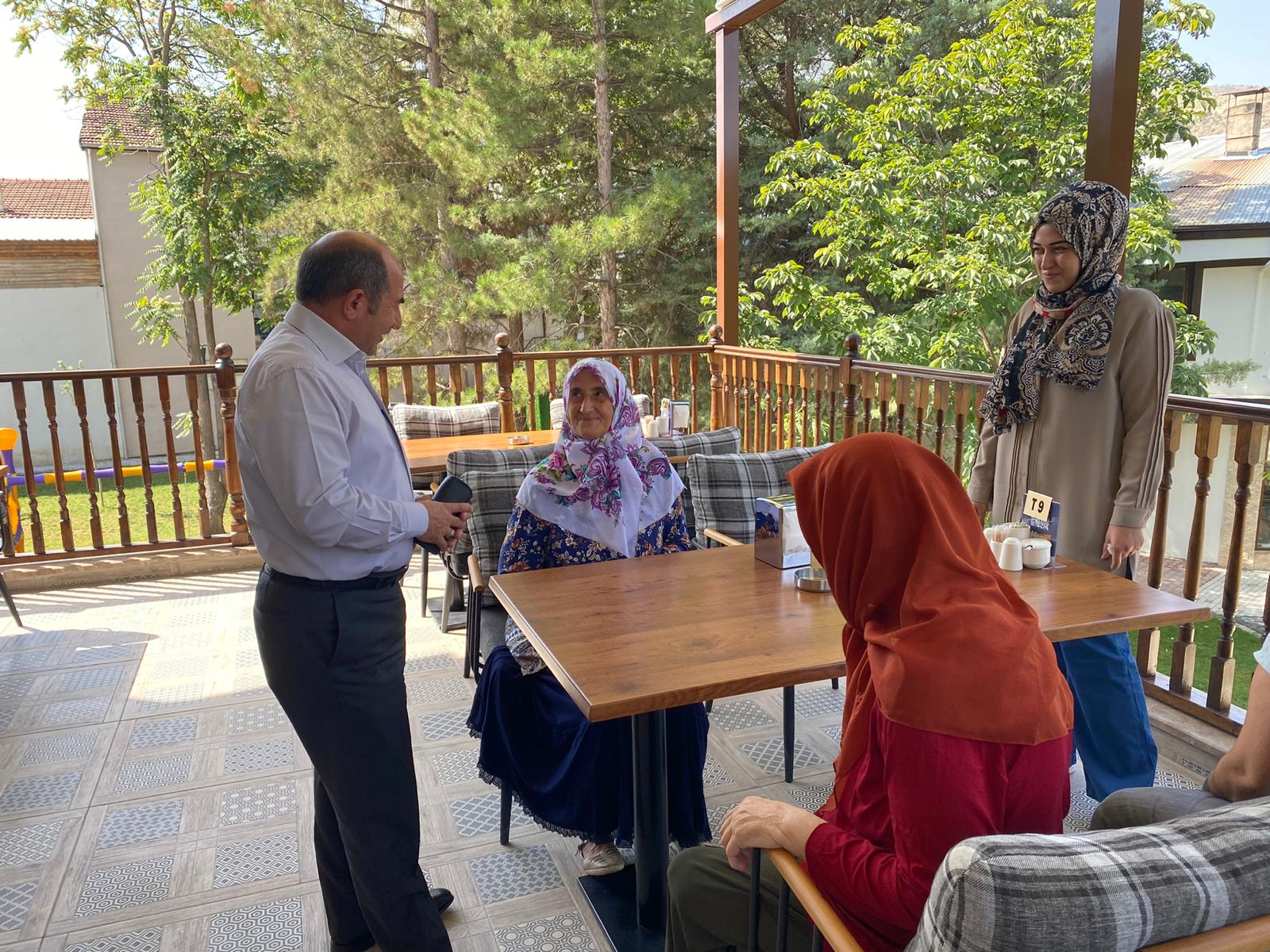 İL MÜDÜRÜMÜZ KURULUŞLARIMIZDA KALAN ENGELLİLER İLE BİR ARAYA GELDİ