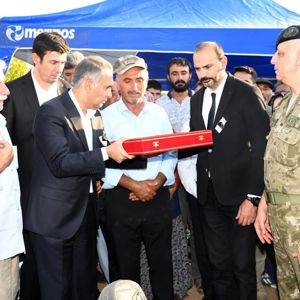 Pençe-Kilit Harekatı Şehidimiz Mustafa DEMİR Son Yolculuğuna Uğurladı - fotoğraf 1