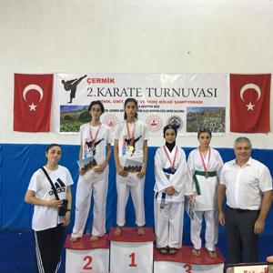 Karate Turnuvasından Çocuklarımız Başarıyla Döndüler - fotoğraf 1