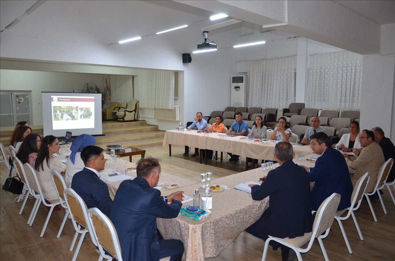 Edirne Valimiz Sayın H. Kürşat KIRBIYIK İl Müdürlüğümüzde  Değerlendirme Toplantısı Gerçekleştirdi