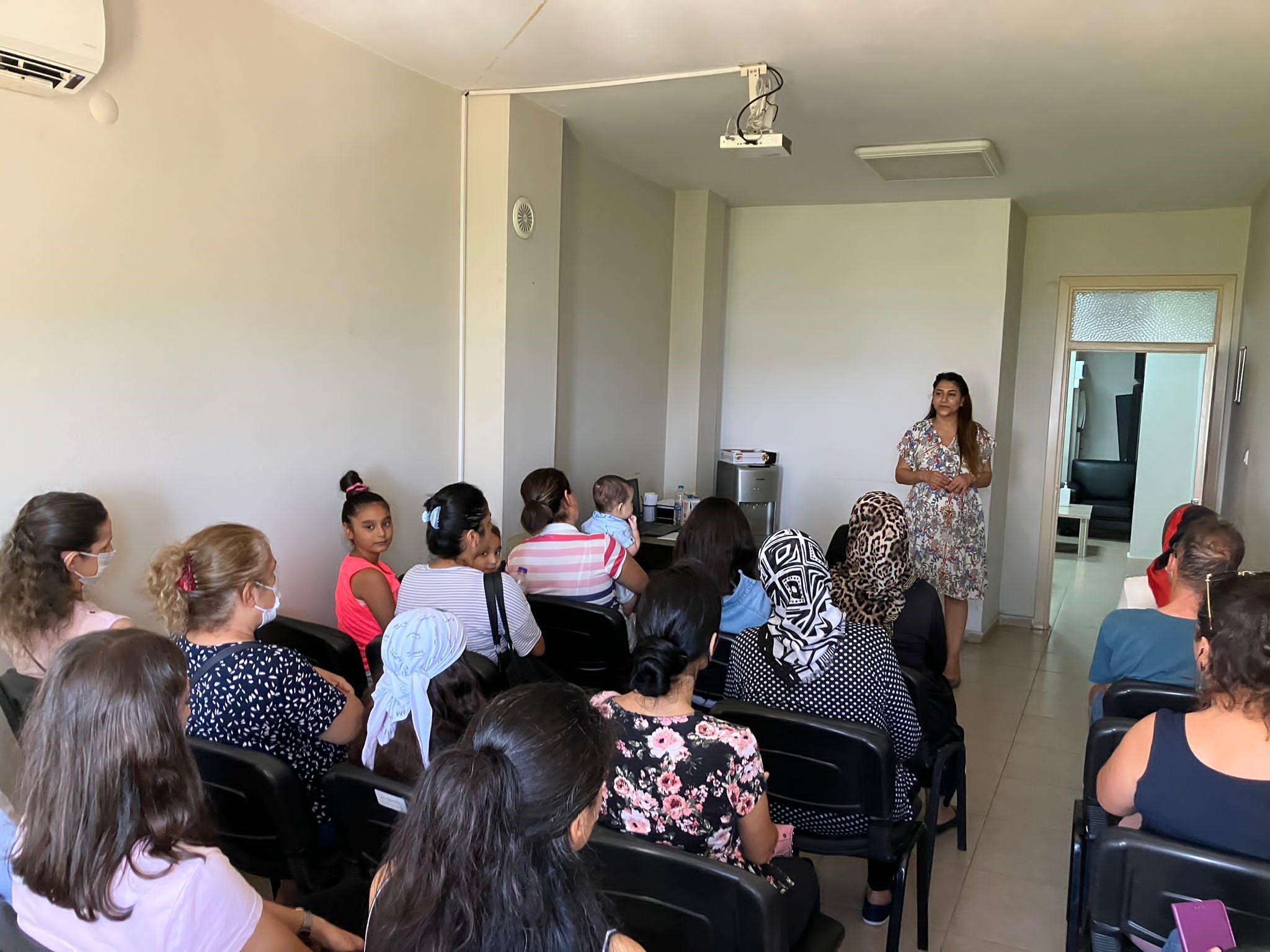 İskenderun Sosyal Hizmet Merkezi tarafından “Sağlıklı ve Sağlıksız Aile” konulu seminer verildi.