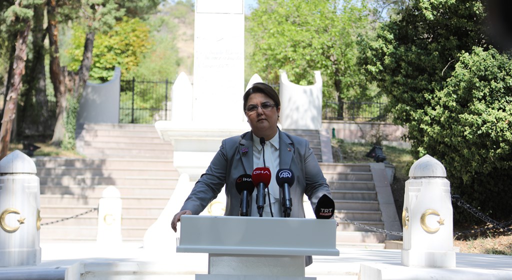 Bakanımız Derya Yanık Sakarya Meydan Muharebesi’nin yapıldığı Polatlı’da Gazilerle Buluştu