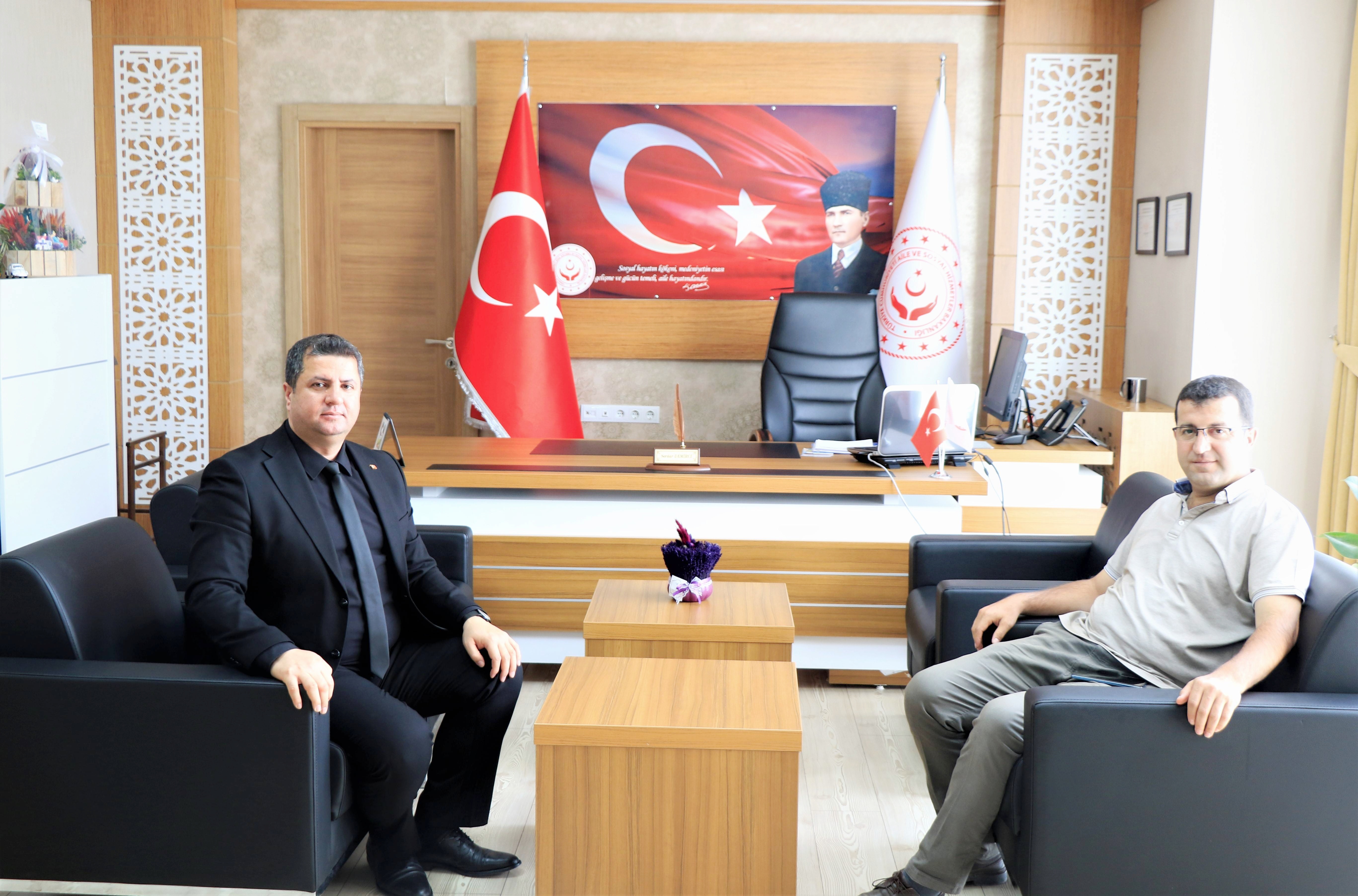 PTT A.Ş. Eğitim Daire Başkan Yardımcısı Kenan Tat, İl Müdürümüz Serdar Demirci’yi makamında ziyaret ederek hayırlı olsun temennisinde bulundu