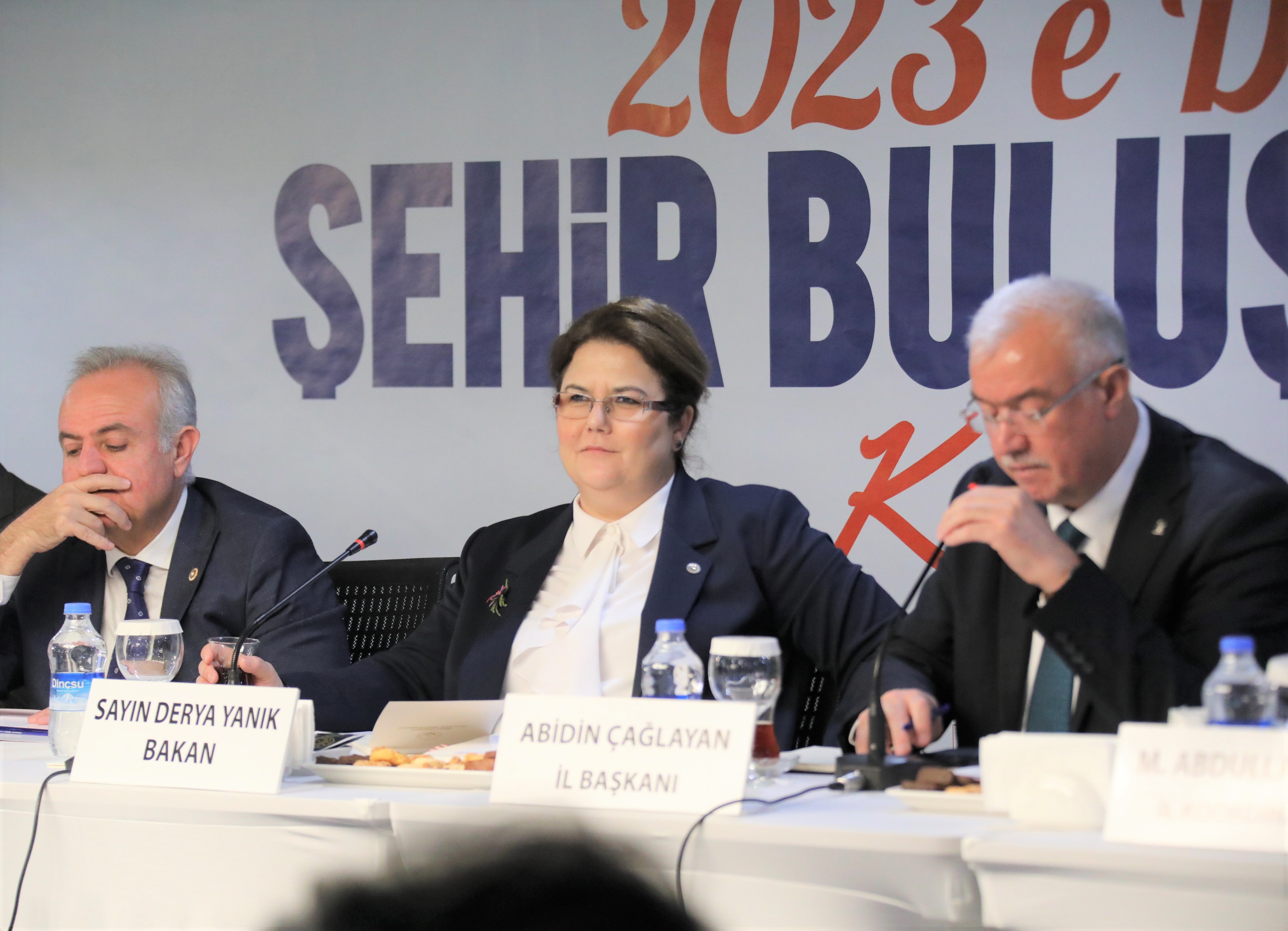 Bakanımız Derya Yanık Karaman’da 2023'e Doğru Şehir Buluşmaları'na Katıldı