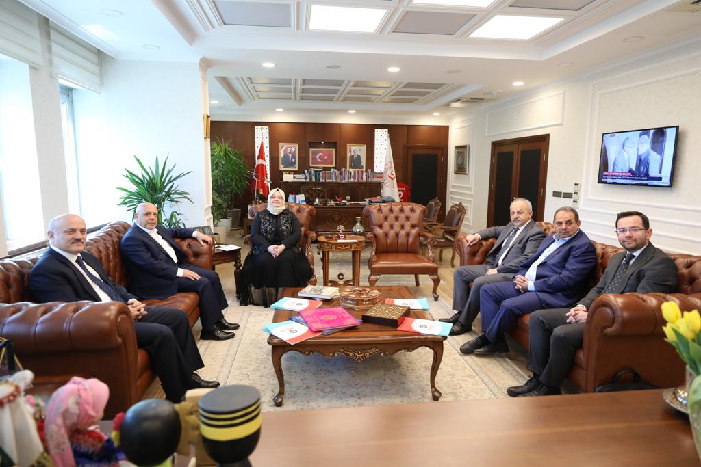 Bakan Selçuk, Hak-İş heyetini kabul etti