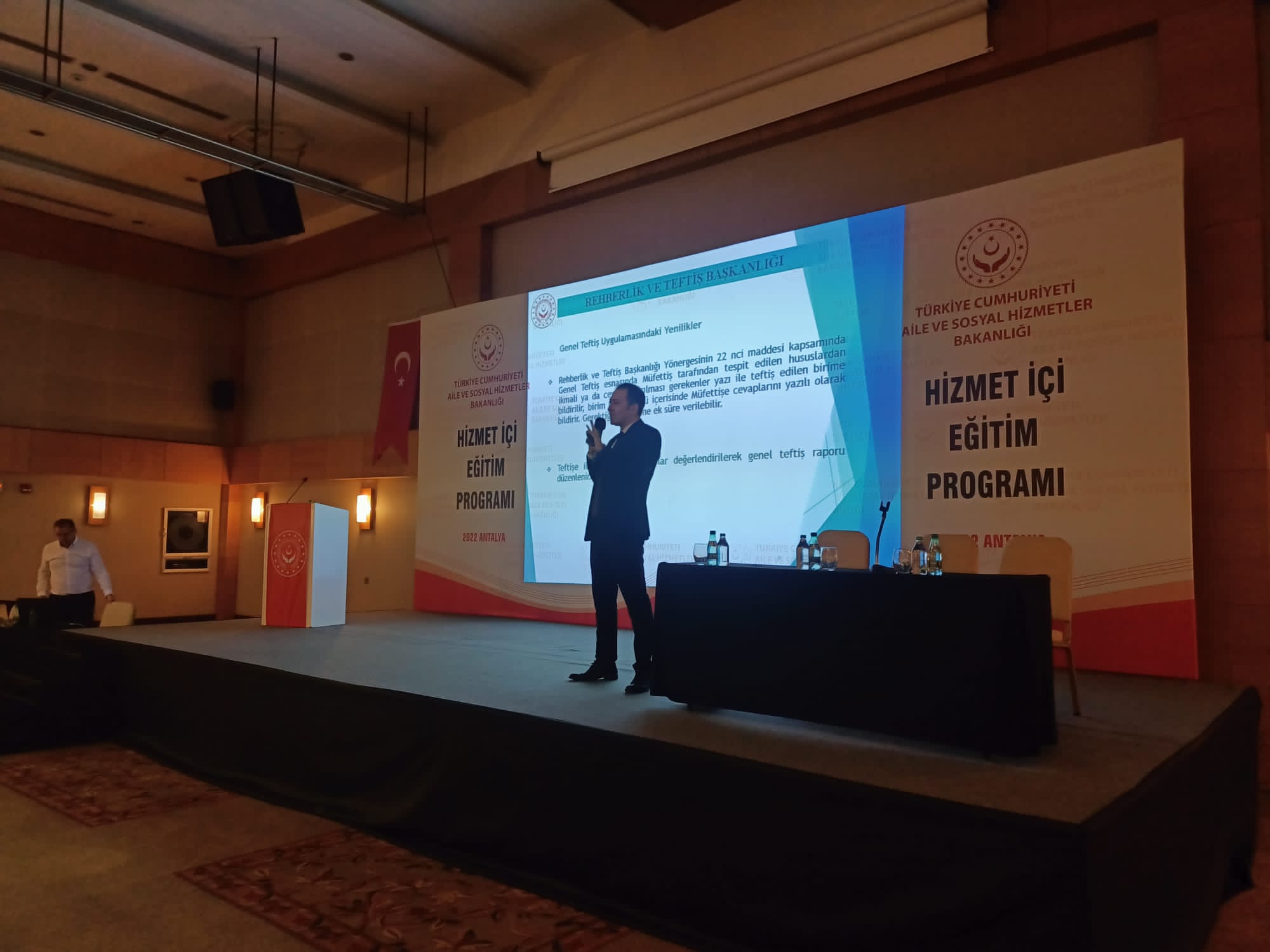 Antalya’da Evlat Edinme Hizmetinde Görevli Personele Yönelik Hizmet İçi Eğitim Programı Düzenlendi