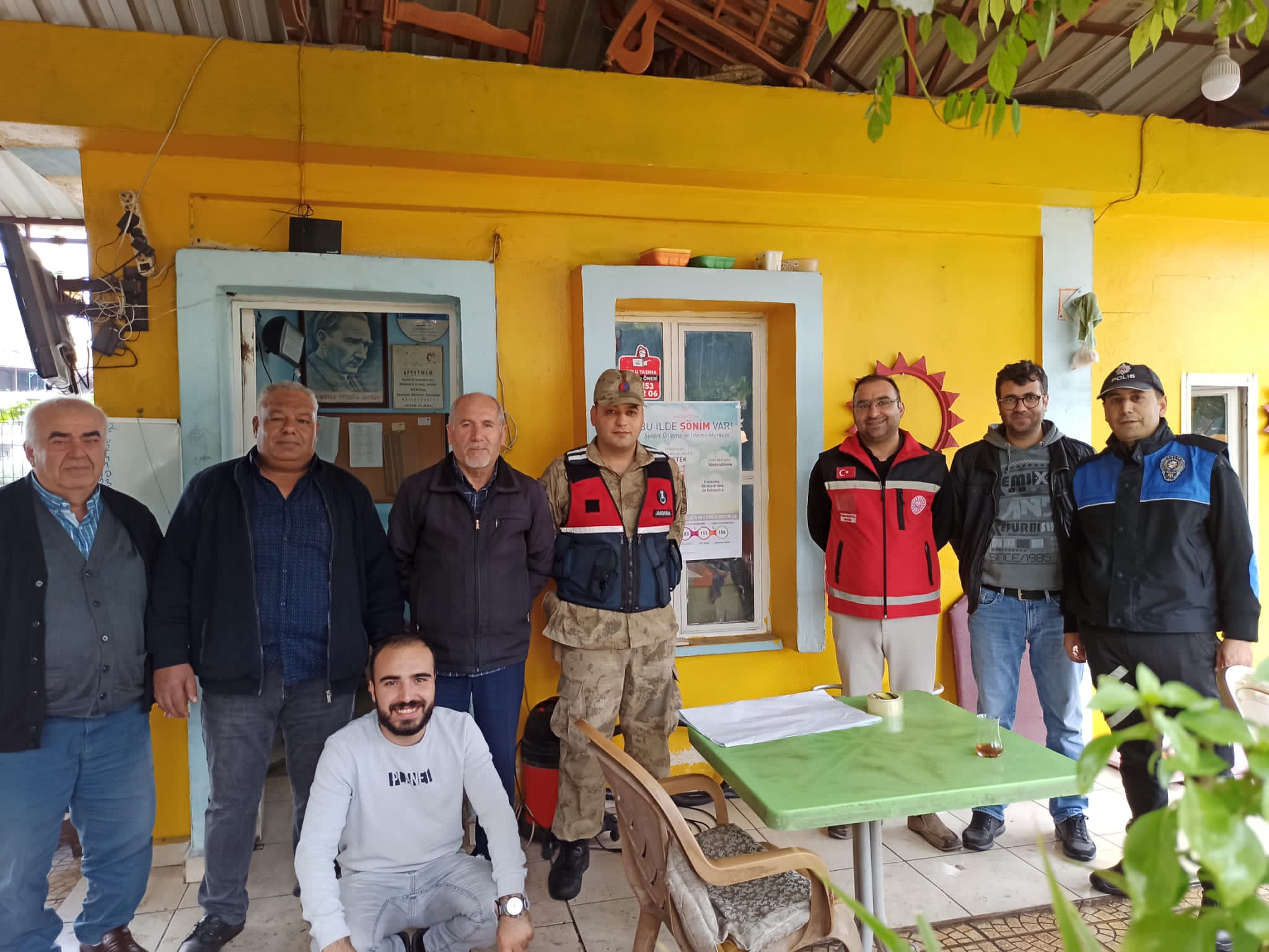 İskenderun Esnaf ve Zanaatkârlar Odası işbirliği ile İskenderun Esnafları, Kahvehaneleri, Taksi Durakları ve Otogarlarında ‘’Kadına Yönelik Şiddetle Mücadele’’ konulu eğitim verildi.