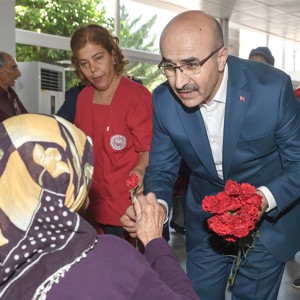 Valimiz Mahmut Demirtaş, Değerli Büyüklerimiz ile Çocuklarımızın Kurban Bayramı’nı Kutladı - fotoğraf 2