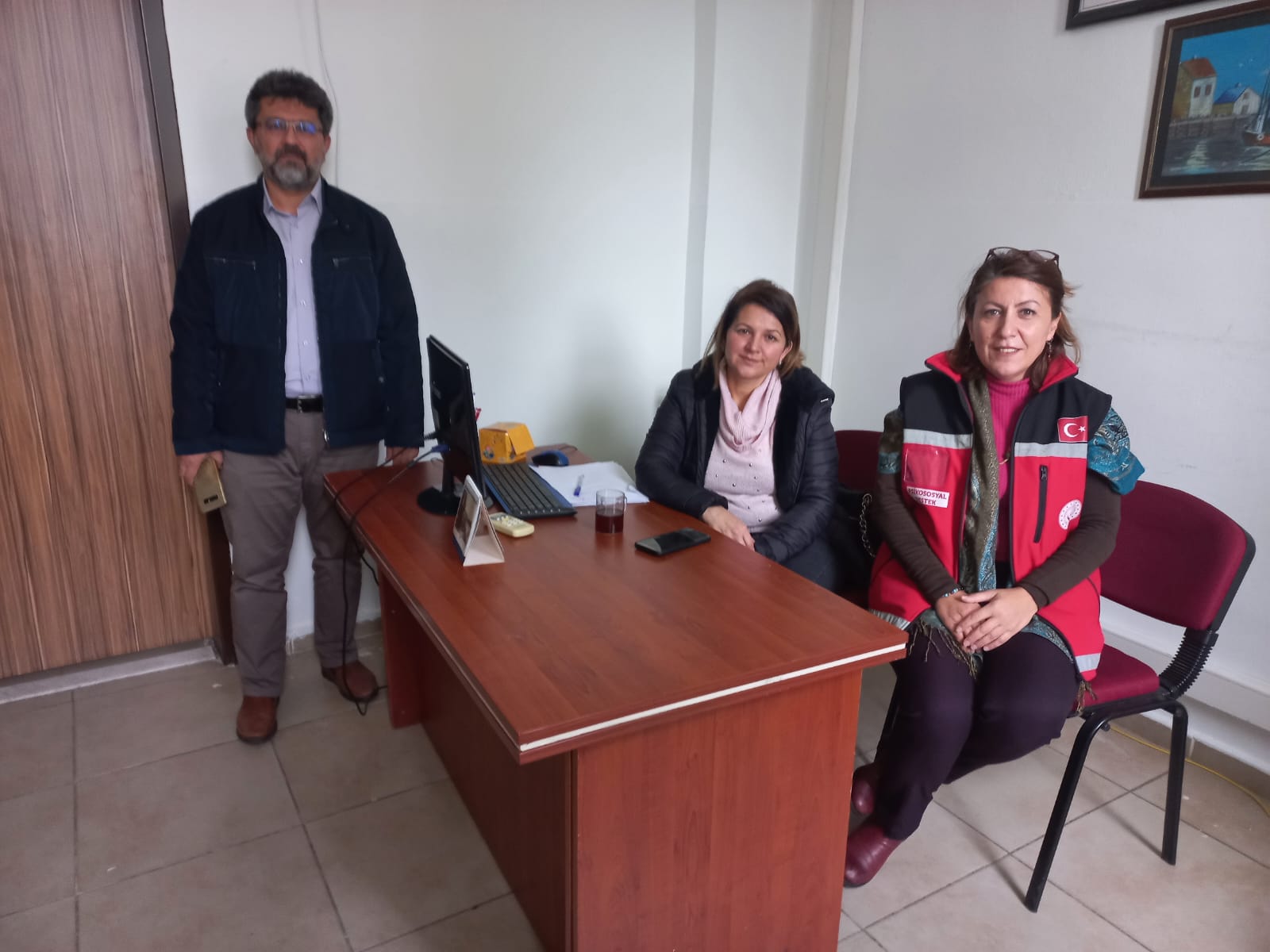 Mezitli SHM, İlçede bulunan okulların yönetici ve rehber öğretmenleri ile görüşerek risk altında ve sosyal hizmet müdahalesine ihtiyaç duyan çocuk tespiti için ziyaretlerde bulundu. 