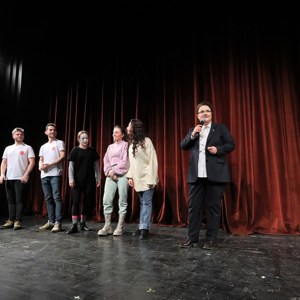Our Minister Derya Yanık Visited Earthquake Victims - fotoğraf 7