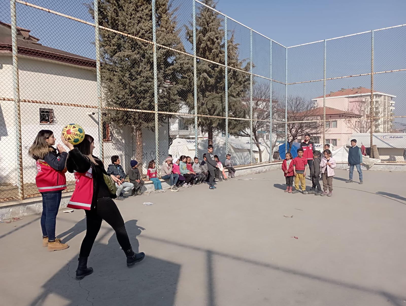 Bilecik Aile ve Sosyal Hizmetler İl Müdürlüğü Olarak Afet Bölgesinde Milletimizin Hizmetindeyiz