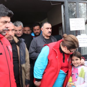 Derya Yanık, Minister of Family and Social Services, Visited Earthquake Victims in Kahramanmaraş - fotoğraf 18