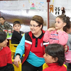 Derya Yanık, Minister of Family and Social Services, Visited Earthquake Victims in Kahramanmaraş - fotoğraf 13