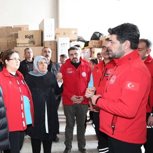 Derya Yanık, Minister of Family and Social Services, Visited Earthquake Victims in Kahramanmaraş - fotoğraf 6