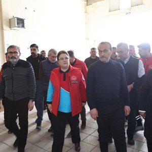 Derya Yanık, Minister of Family and Social Services, Visited Earthquake Victims in Kahramanmaraş - fotoğraf 20