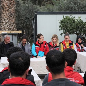 Derya Yanık, Minister of Family and Social Services, Visited Earthquake Victims in Hatay - fotoğraf 19