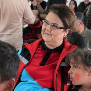 Derya Yanık, Minister of Family and Social Services, Visited Earthquake Victims in Hatay - fotoğraf 10