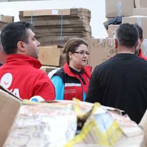Derya Yanık, Minister of Family and Social Services, Visited Earthquake Victims in Hatay - fotoğraf 6