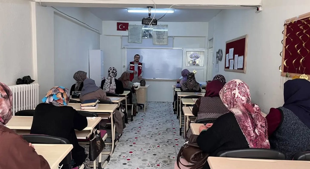  İskilip’te Kadına Yönelik Şiddetle Mücadele ve Aile Eğitimleri Gerçekleştirildi