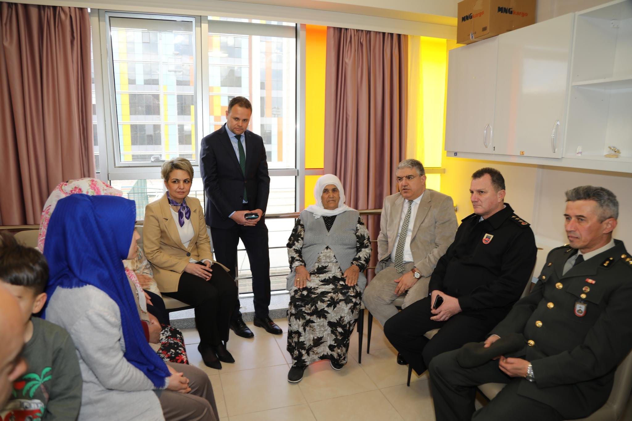 Vali Yardımcımız A.Ferhat Özen, İl Müdürümüz Rukiye Eryılmaz ve İl Protokolümüzün  8 Mart Dünya Kadınlar Günü Ziyaretleri