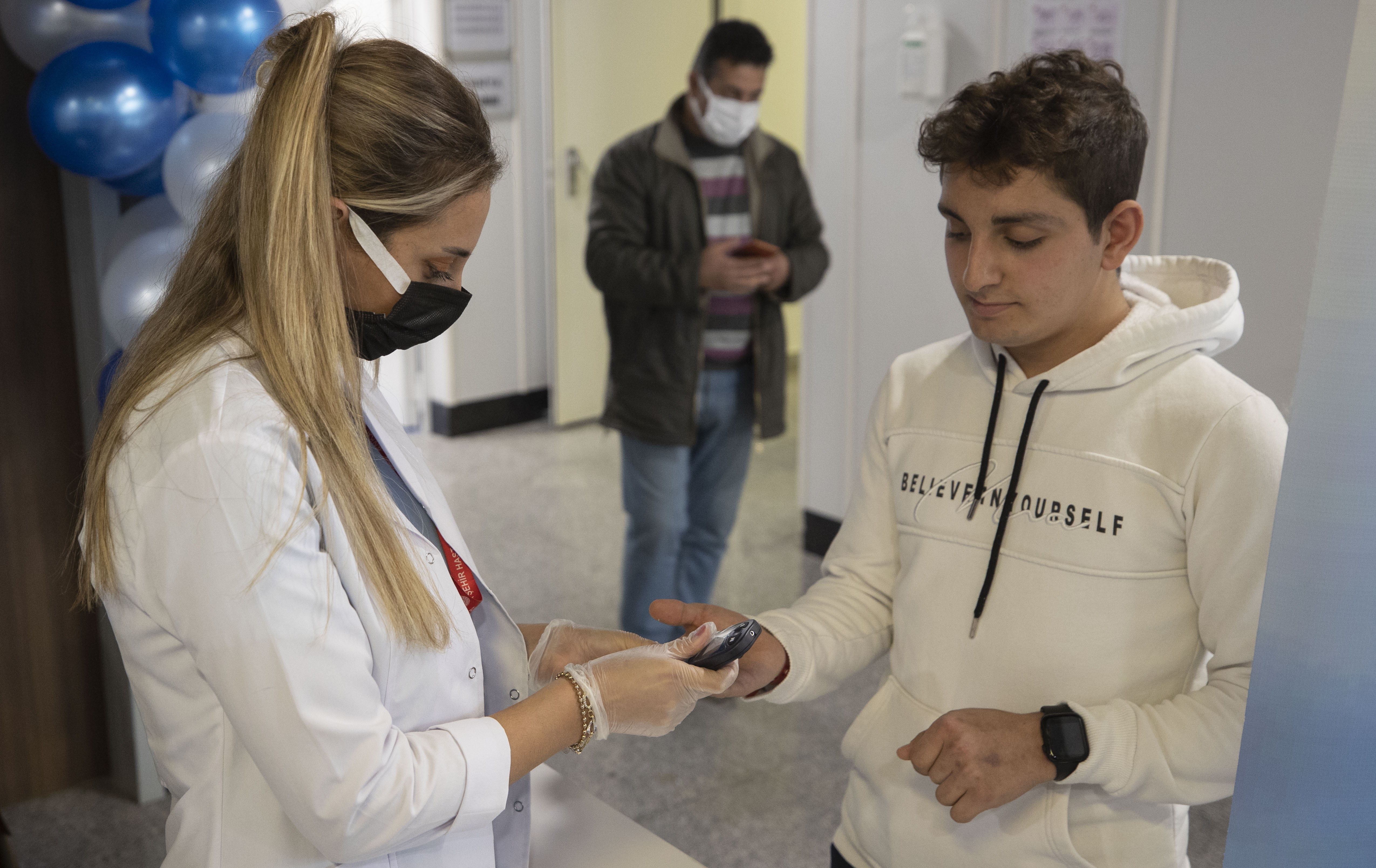 Bakanımız Derya Yanık: “Glikoz Ölçüm Cihazı Yardımımızı 0-22 yaş aralığındaki vatandaşlarımızı kapsayacak şekilde genişletiyoruz”