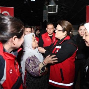 Bakanımız Derya Yanık Malatya’da Depremzedeleri Ziyaret Etti - fotoğraf 18