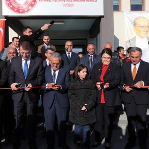 Bakanımız Derya Yanık Kayseri’de Engelsiz Yaşam Bakım Rehabilitasyon ve Aile Danışma Merkezi’nin Açılışını Yaptı - fotoğraf 1